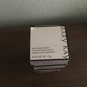 Mineral Powder Foundation: Beige .5